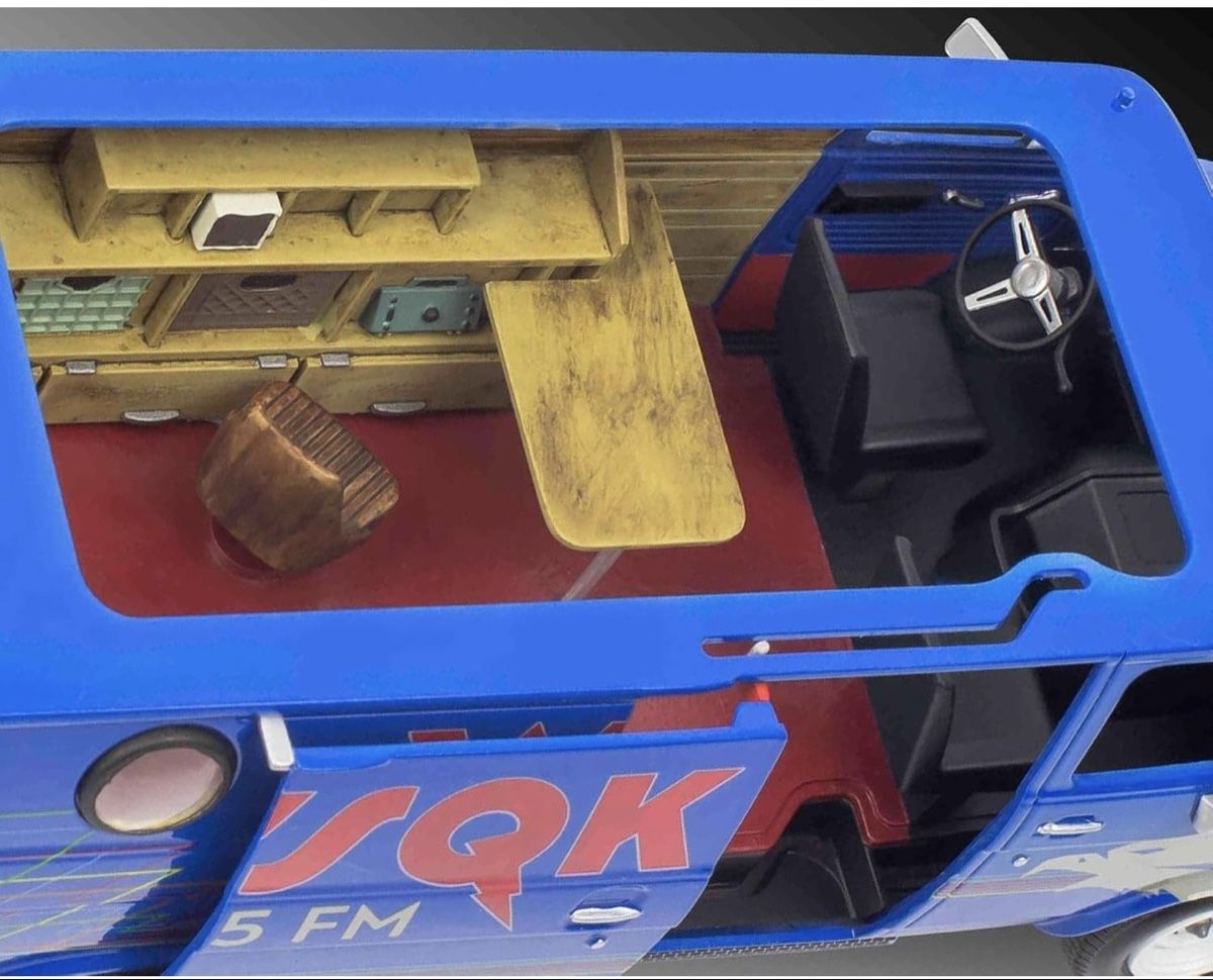Revell Modellini d'auto: Revell Model Set Stranger Things GMC WSKQ Squawk Van – Nuovo e nell'imballaggio originale da Basel venduto da Zomeg 5