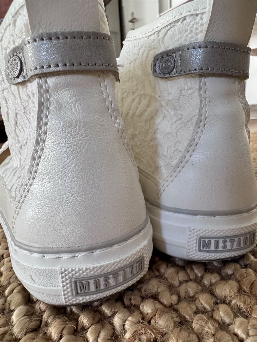Mustang Scarpe da donna: Sneakers MUSTANG mit Spitze – Nuovo (secondo la descrizione) da Zollikofen venduto da AureusManus 4