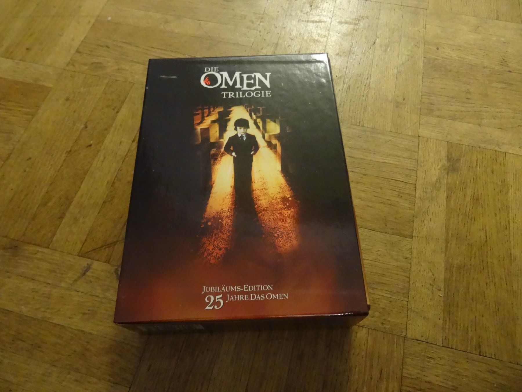Tutti i DVDs: Die Omen Trilogie Jubiläums-Edition BOX – Usato da Olten venduto da Disc-Verkauf