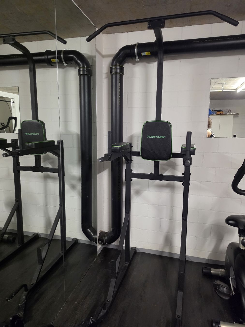 Vélos d'appartement:  Klimmzugstation Kraftstation – D'occasion à Büsserach par Divina86