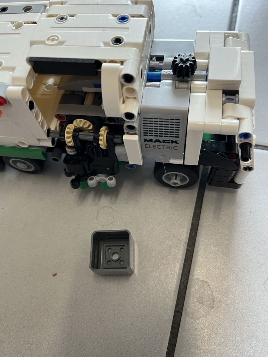 Lego Spielzeuge: Lego Technik Müllwagen – Gebraucht aus Igis von Verab1 2