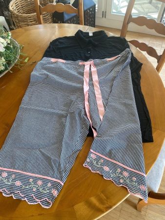 Joli Pyjama deux pièces !! Taille L