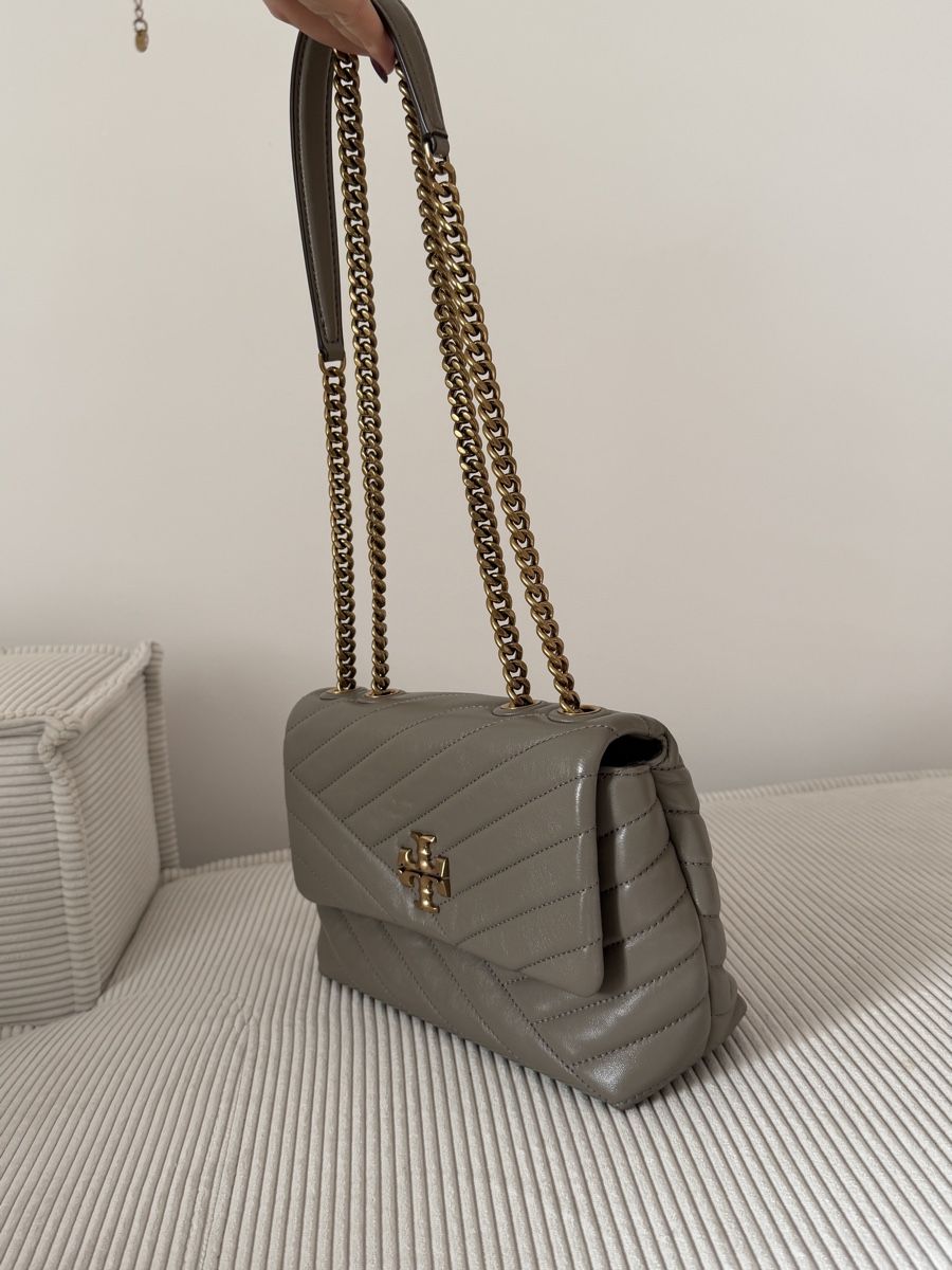 Tory Burch Borse da donna: Tory Burch Schultertasche Kira in Grau – Nuovo (secondo la descrizione) da Adliswil venduto da tioe 3