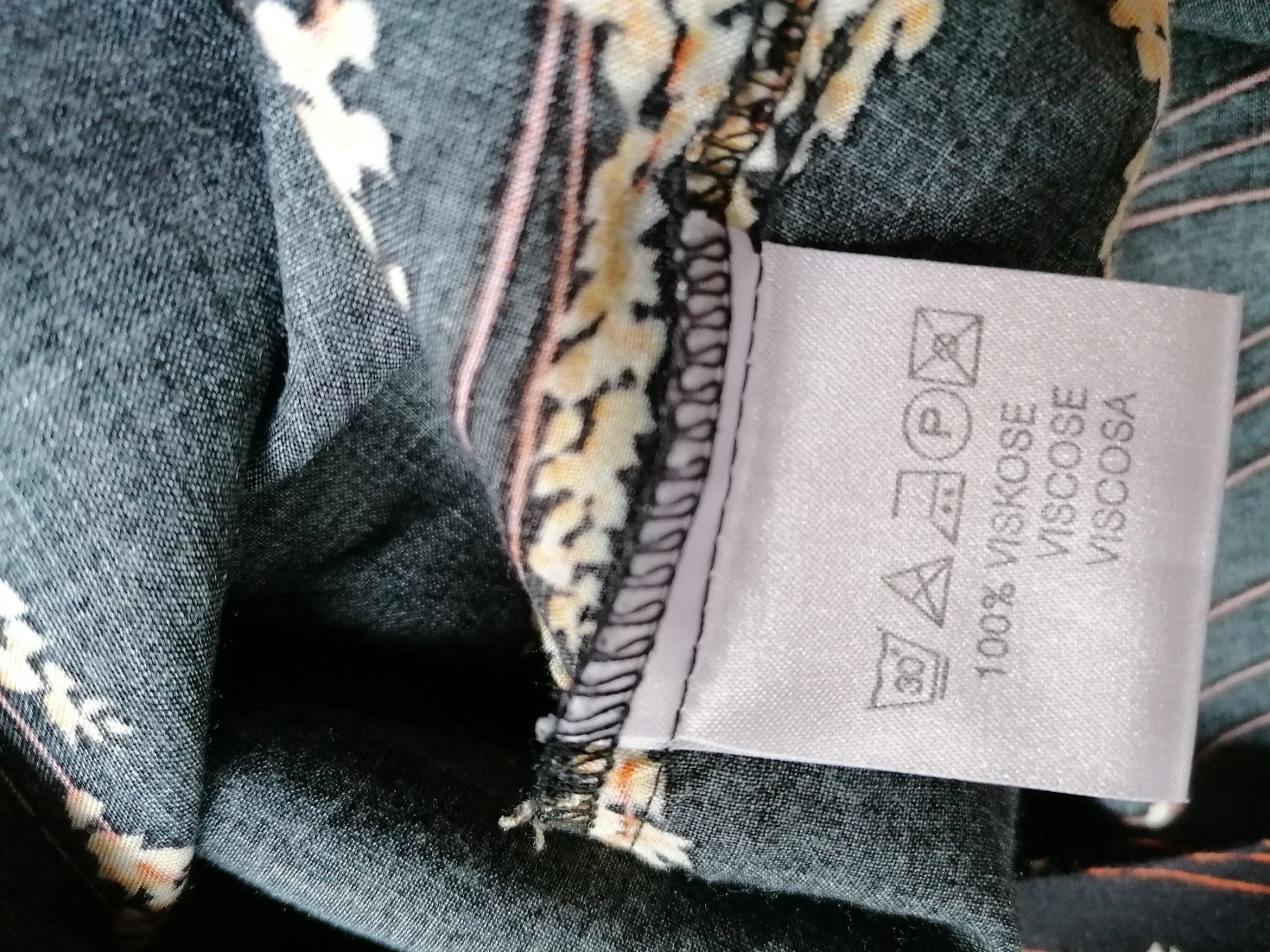 Camicette: Bluse schwarz 54/56 – Usato da Bedigliora venduto da Dolcezza0 3