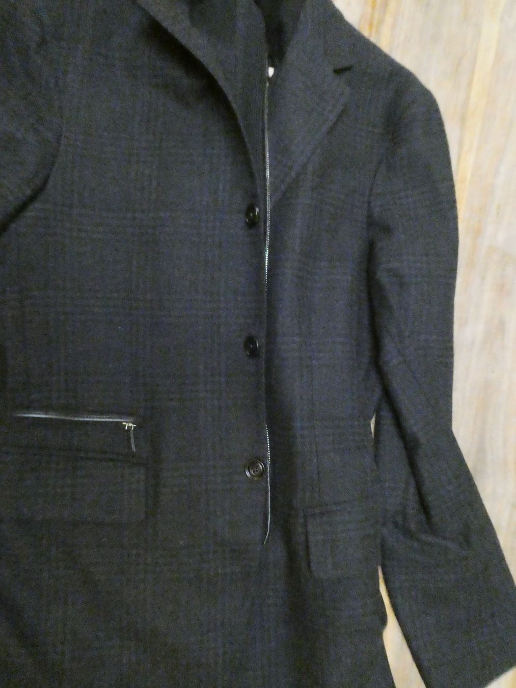 Jacken: Magnifique blazer gris foncé. – Gebraucht aus Etagnières von emmaus.electro 4