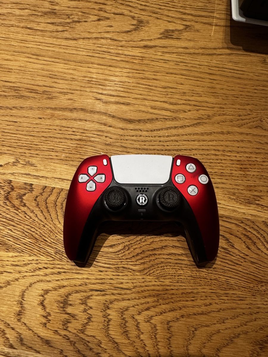 Sony Console: PS5 Slim 1 TB Digital Edition + Scuf Controller – Usato da Wölflinswil venduto da Icygym 1
