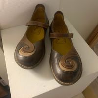 Marie Jane braun Grösse 37, mit Klettverschluss