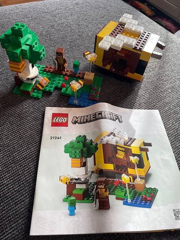 Kit di costruzioni: Lego Minecraft 21241 - La Cabane Abeille – Usato da Yverdon-les-Bains venduto da mic_v8yx