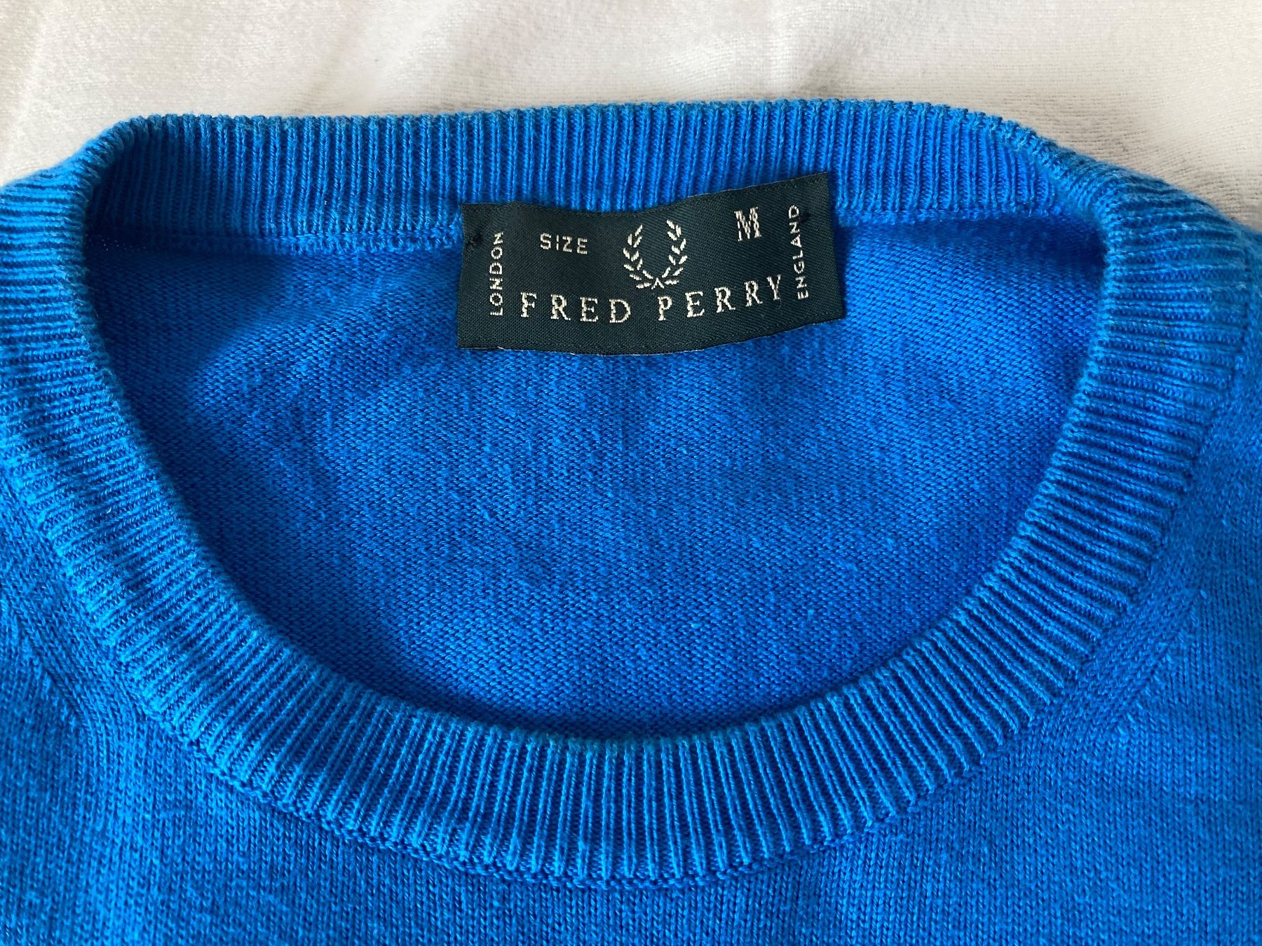Fred Perry Pullover & Sweatshirts: Hellblauer Fred Perry Longsleeve Pullover (Gr. M, Baumwolle) – Neu (gemäss Beschreibung) aus Zollikofen von butch14 1