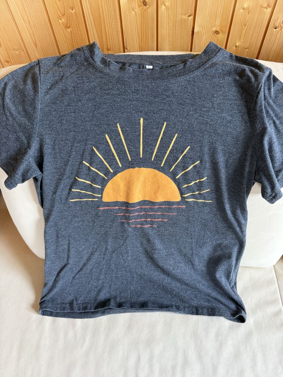 Lotti di vestiti: 4 Damen T-Shirts Gösse S – Usato da Braunwald venduto da Noveredo 1