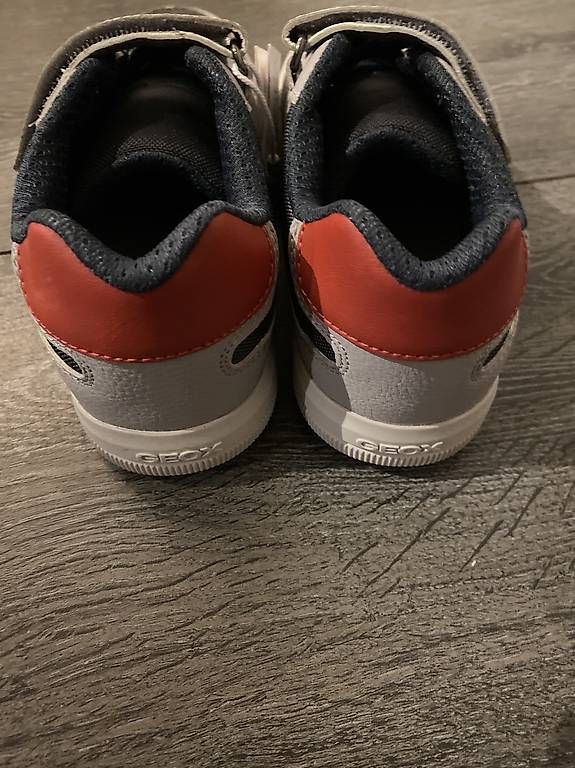 Geox Scarpe per ragazzi: Baskets Geox neuves T33 – Nuovo (secondo la descrizione) da Colombier NE venduto da pal_qr9g 3