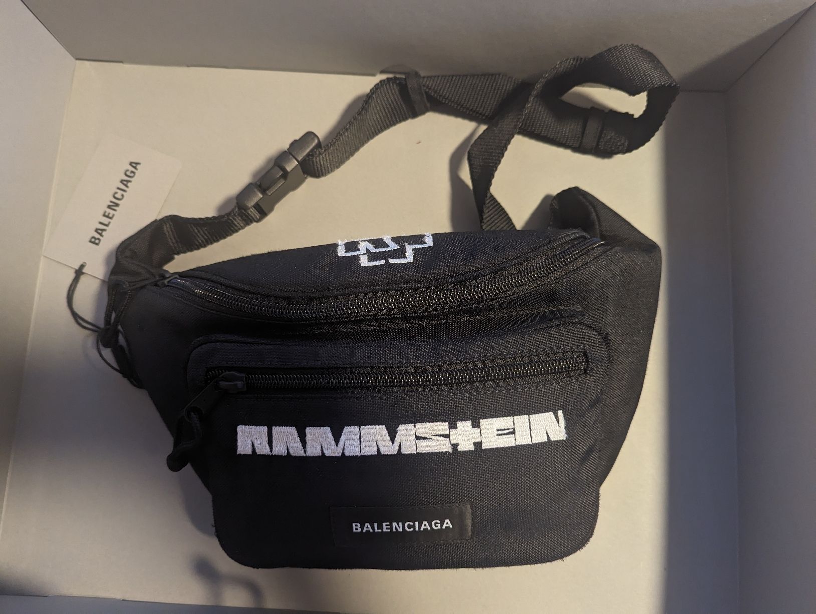 Balenciaga Borse: Rammstein x Balenciaga Gürtel- / Bauchtasche – Nuovo e nell'imballaggio originale da Ittigen venduto da Deriento