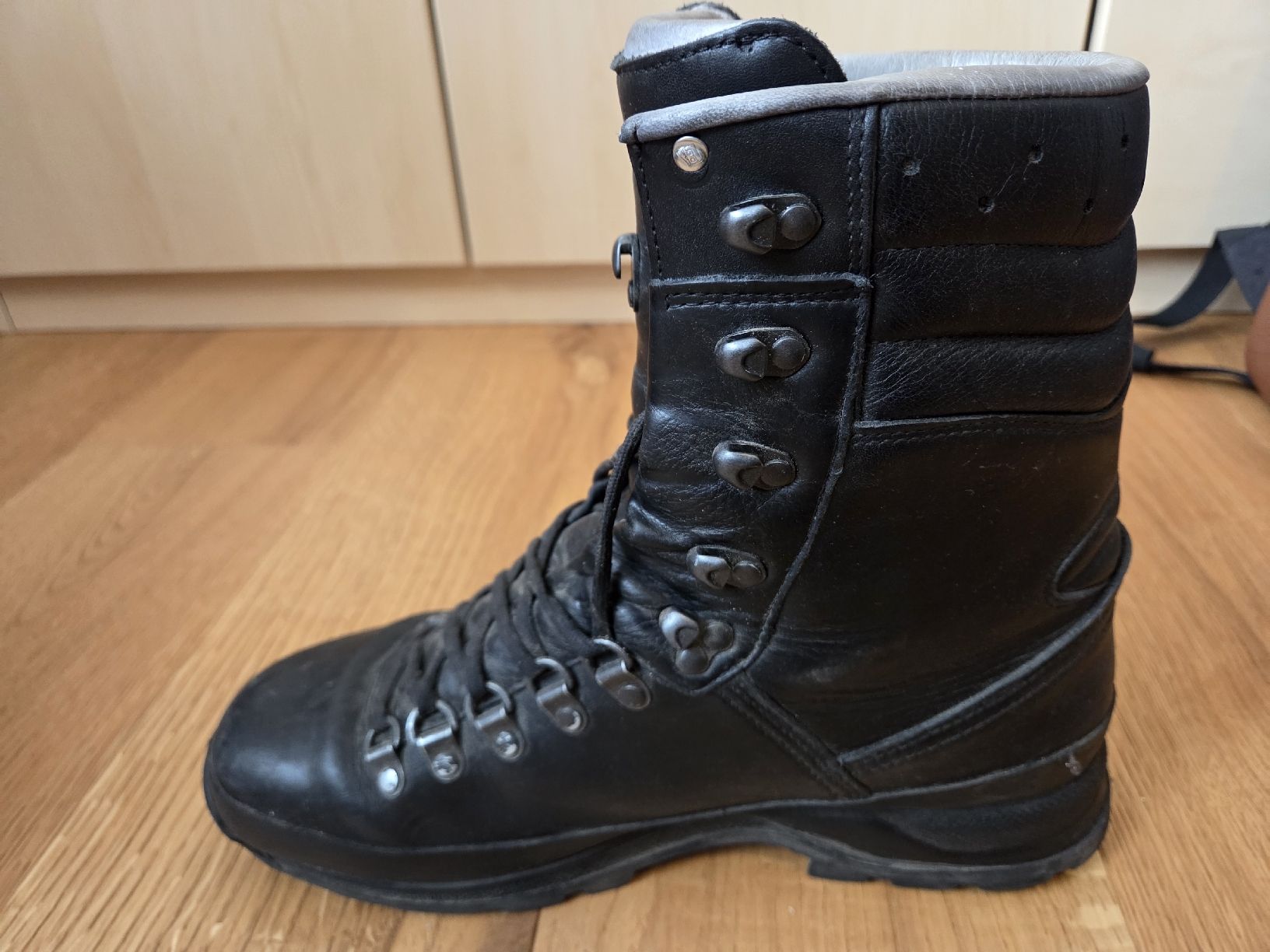 Lowa Scarpe da uomo: Kampfstiefel LOWA aus 2017 – Usato da Schänis venduto da NotoriousSiManu 2