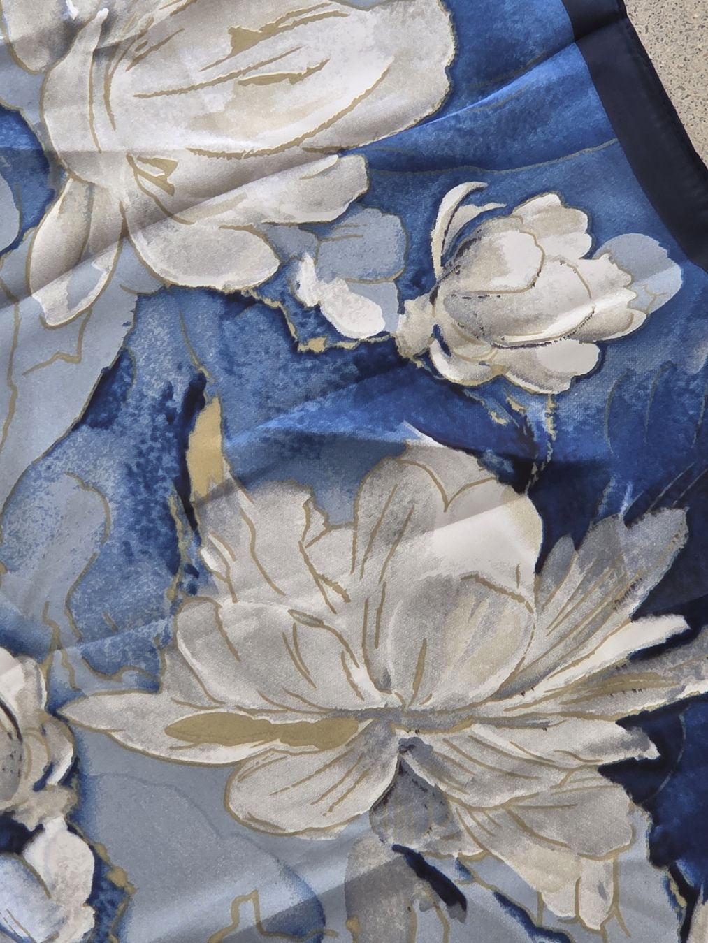 Foulard & Sciarpe: Seidenfoulard 66 x 66 cm – Nuovo e nell'imballaggio originale da Frauenfeld venduto da Schenken-mit-Herz 2