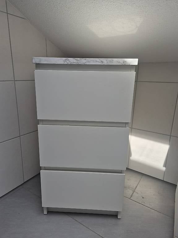 Ikea Cassettiere: Malm Kommode 3 Schubladen Hochglanz weiss – Usato da Allschwil venduto da laj_5jlf