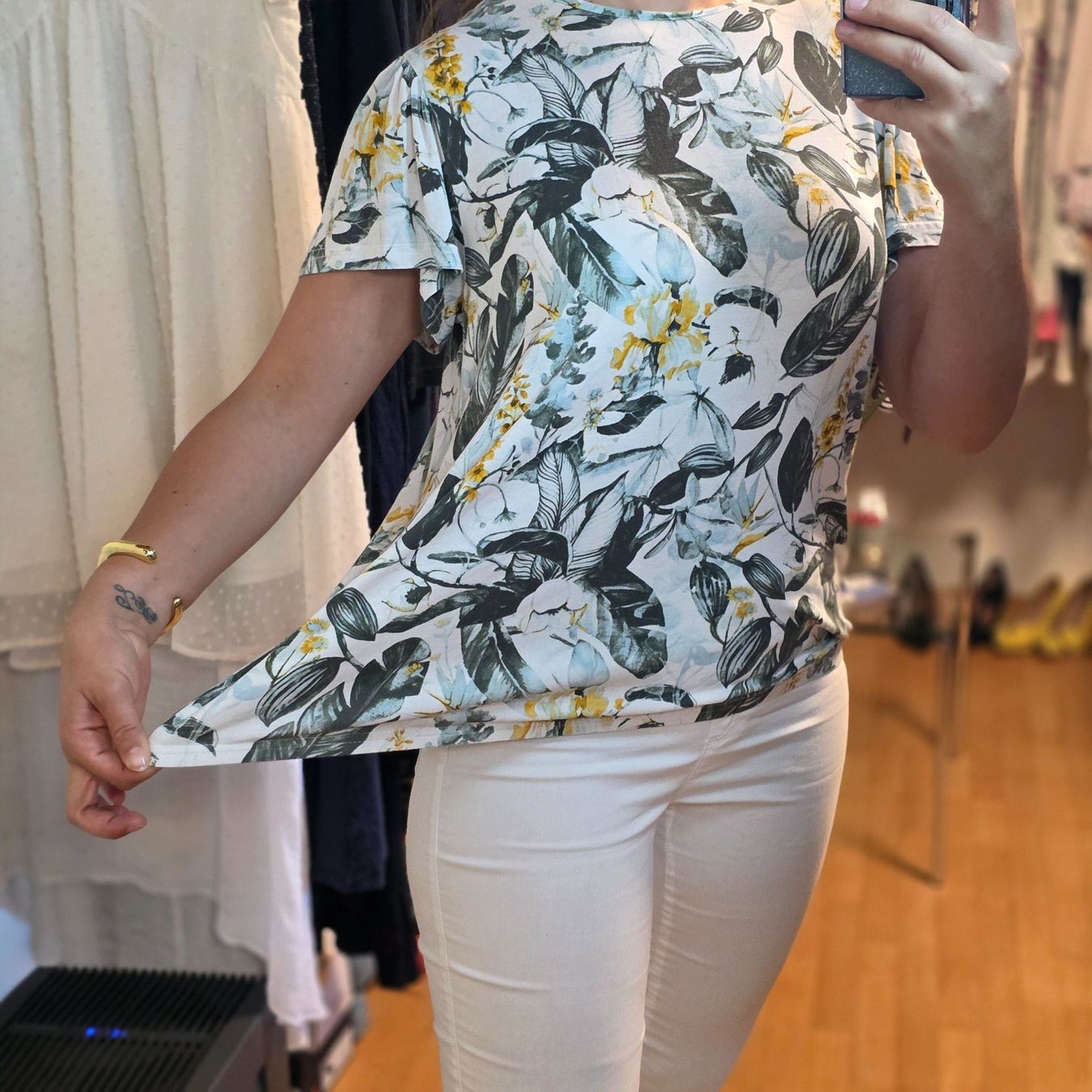Camicette: Sommerbluse aus Viskose mit Blumenmuster L/XL – Usato da Wald ZH venduto da CapLux 2