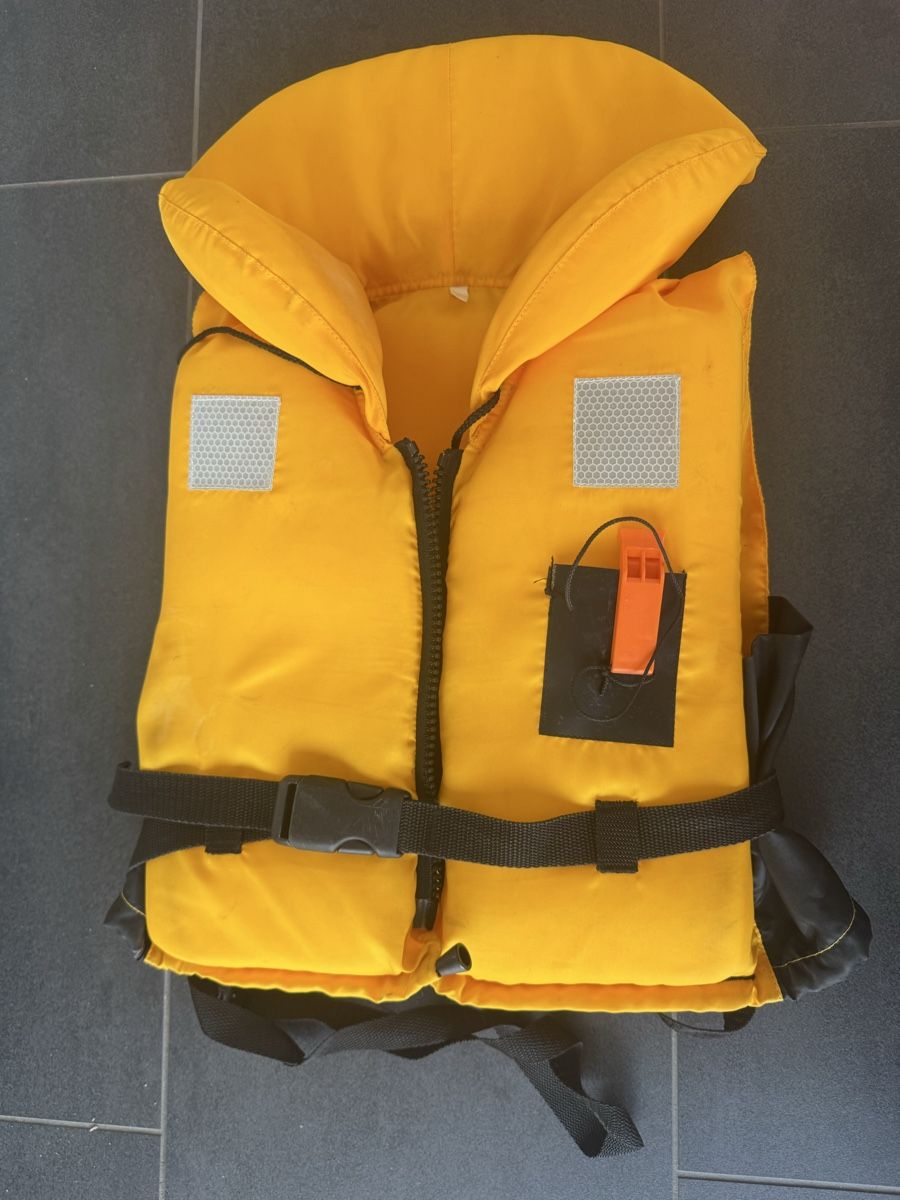 Giubbotti di salvataggio: Kinderschwimmweste Maxi – Usato da Zürich venduto da VeNdEd0r
