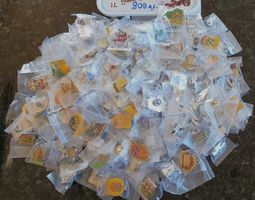 0.8 Kg. Pins Pin in Plastiksäckchen Inkl. Verschluss