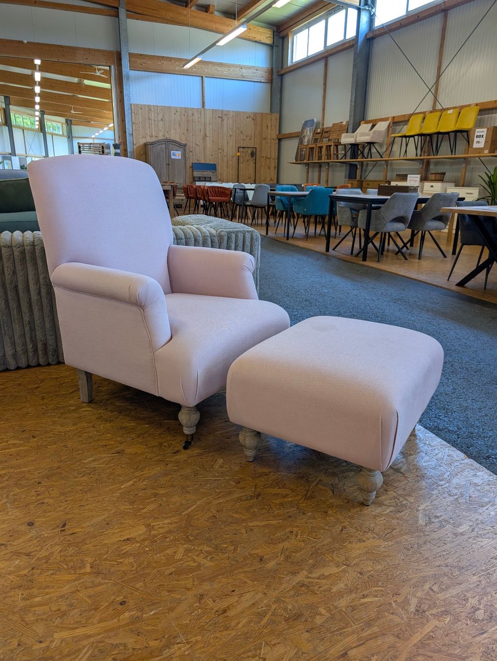 Loberon Poltrone: Sessel mit Hocker Rose de Lumière ab Ausstellung  B-Ware – Nuovo (secondo la descrizione) da Grabs venduto da Moebelsparadies