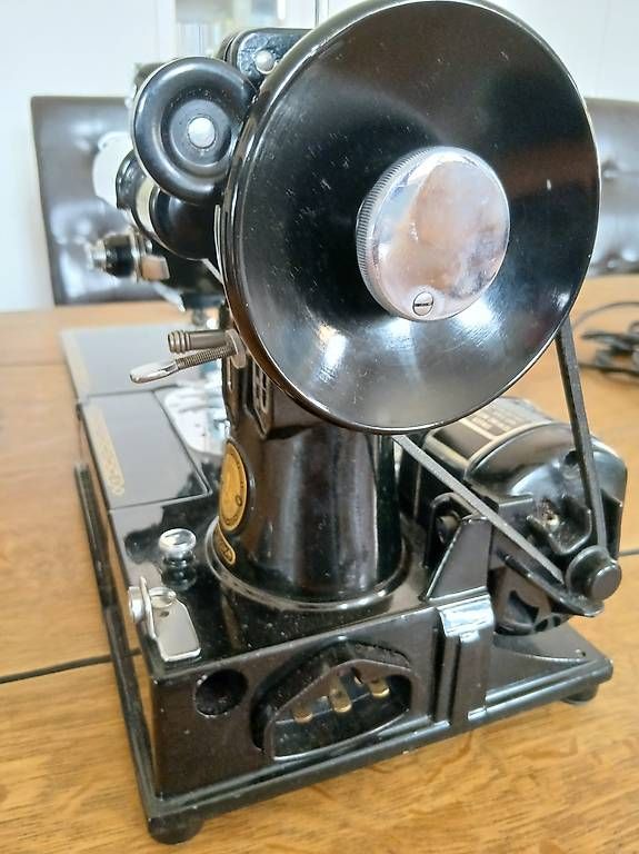 Machines à coudre: Singer 222K Featherweight - 1958 – D'occasion à Alchenstorf par Brigi41 4