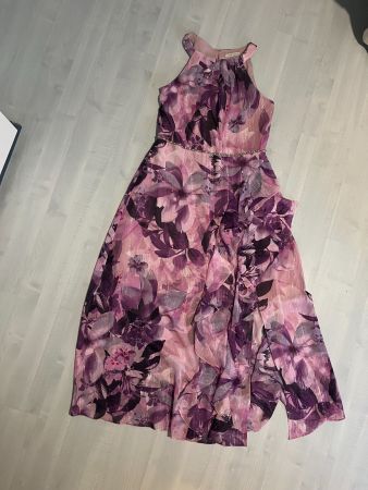 Festliches Kleid in rosa