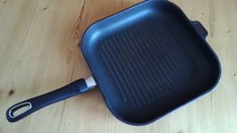 Gastrolux Grillpfanne 28x28cm Guss schwer Herd @ 22cm