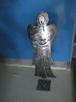 Handgemachter Weihnachtsengel aus Stahlblech