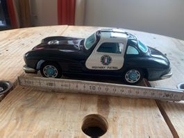 Alter Blech Mercedes Flügeltüren