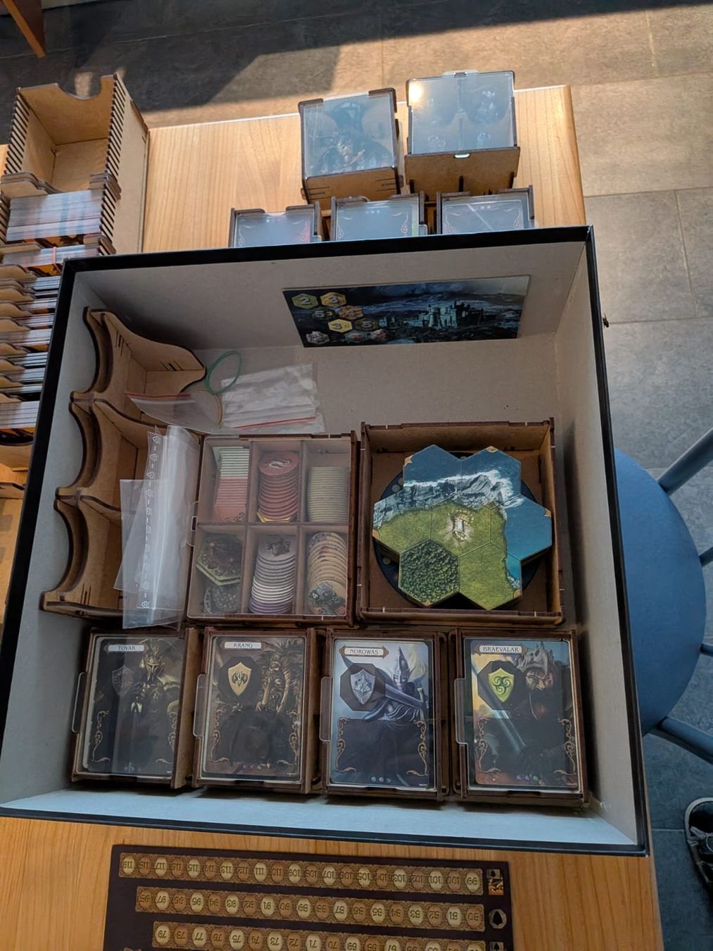 Pegasus Spiele Jeux: Mage Knight Ultimate Edition DE + e-Raptor Insert – D'occasion à St. Antoni par Waeberd 4