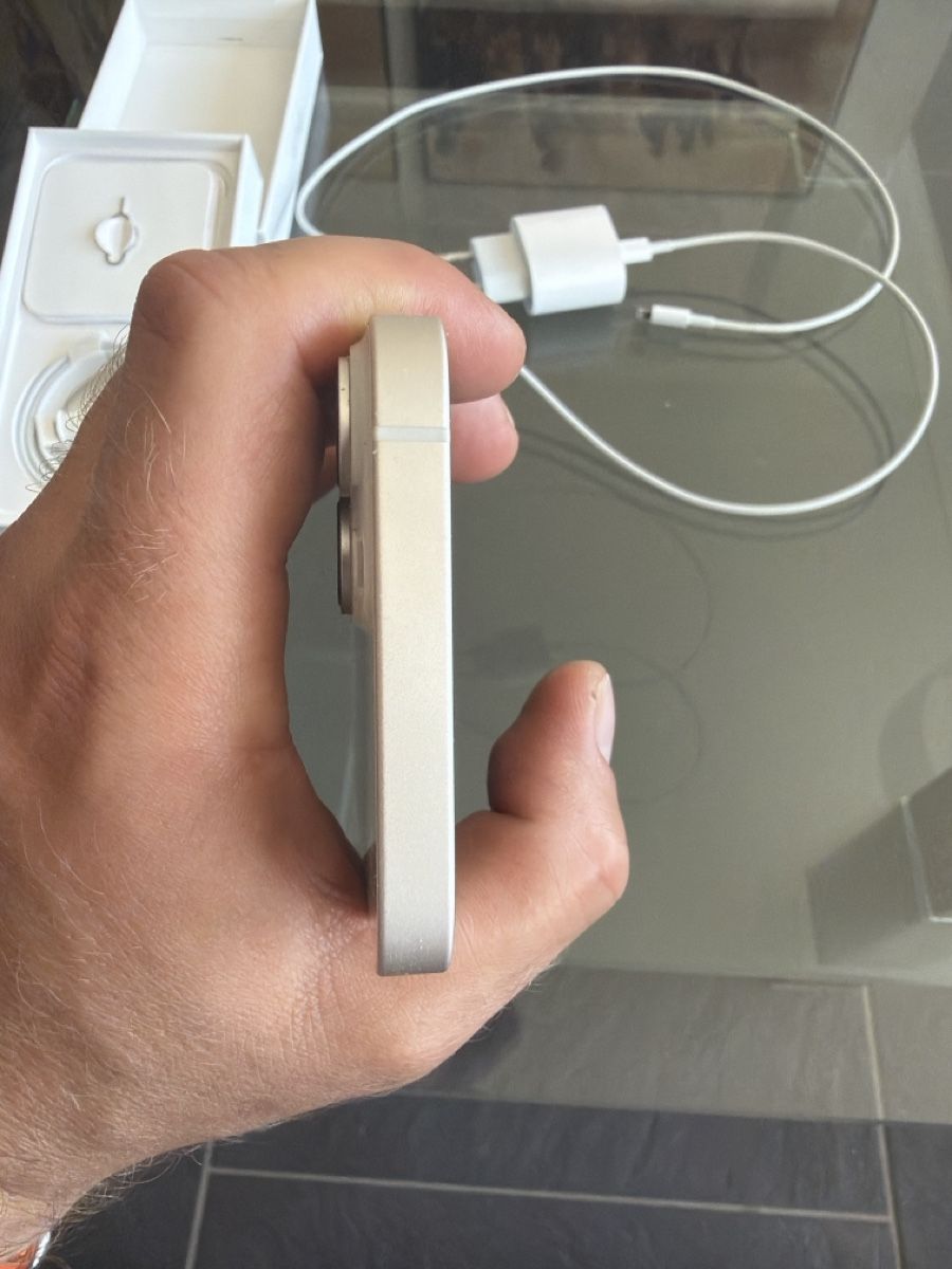 Apple Telefoni cellulari / Smartphones: iPhone 14 128 GB Weiss mit Adapter  +  2  Kabel – Usato da Wetzikon ZH venduto da philippe_22 5