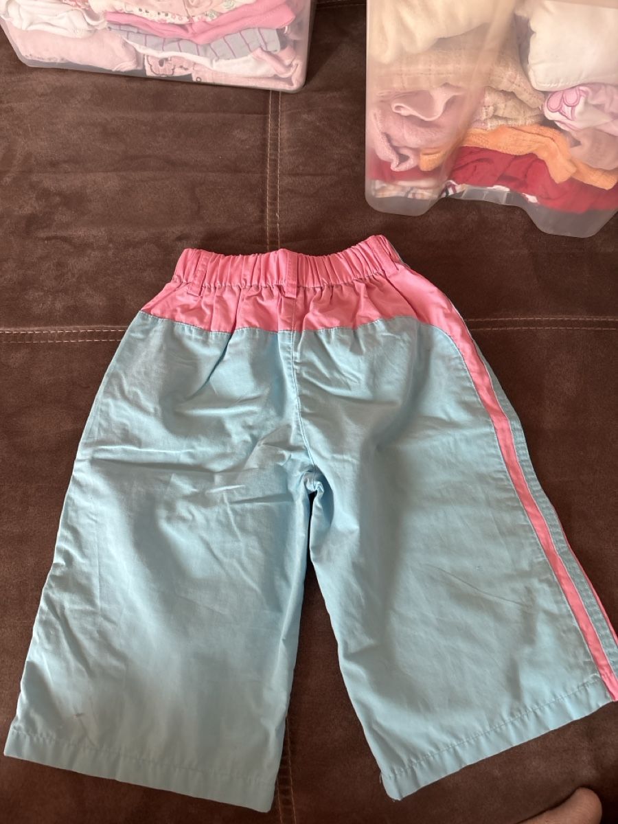 Pantalons: Mädchen Hose hellblau rosa – D'occasion à Wald ZH par Kitty_pink123 1