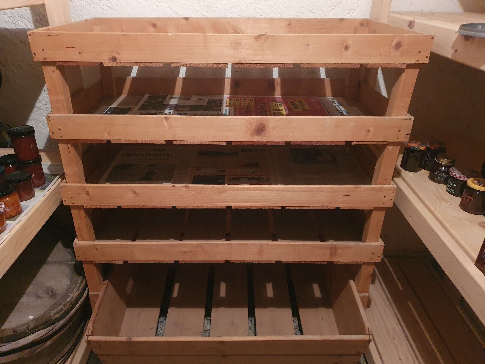 Regale: Kellergestell, Karoffelgestell, Kartoffelhurde – Gebraucht aus Thun von Flake1010 2