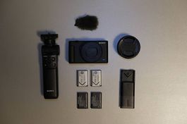Sony ZV-1 Vlog-Kamera Set mit Griff, 4 Akkus & Zubehör