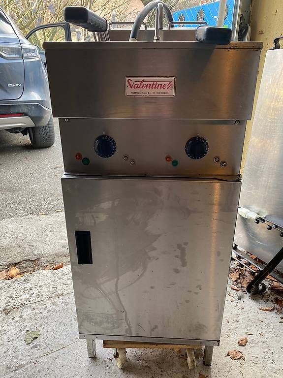 Küchengeräte: Vend une friteuse deux bacs turbo – Gebraucht aus Martigny von seater 4