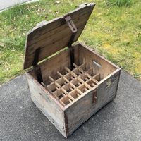 Holzkiste mit Deckel und Flaschenhalter - Unikat!