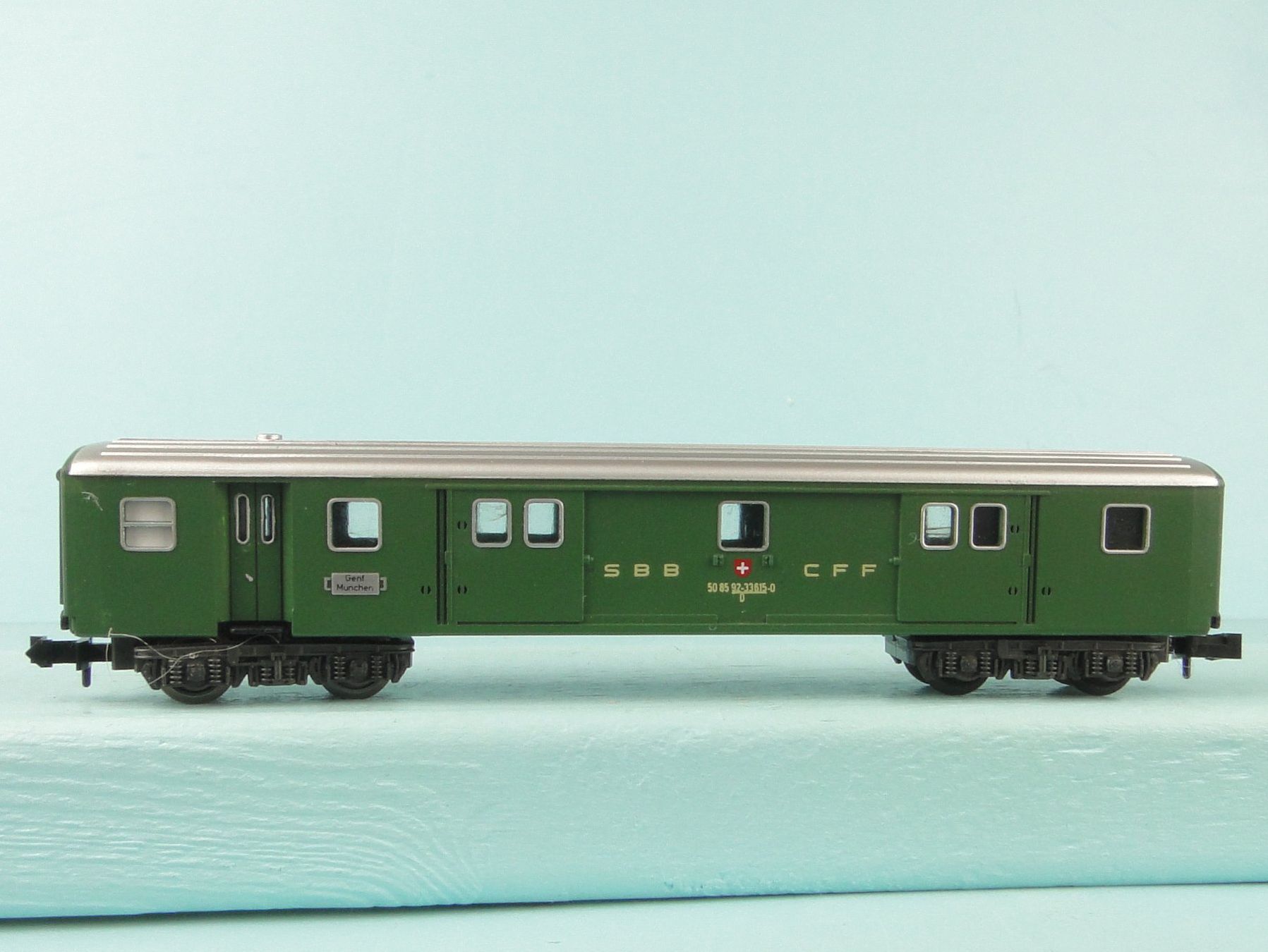 Trix Modelleisenbahnen: Minitrix 13027 Spur N SBB Gepäckwagen – Gebraucht aus Bülach von cann11 5