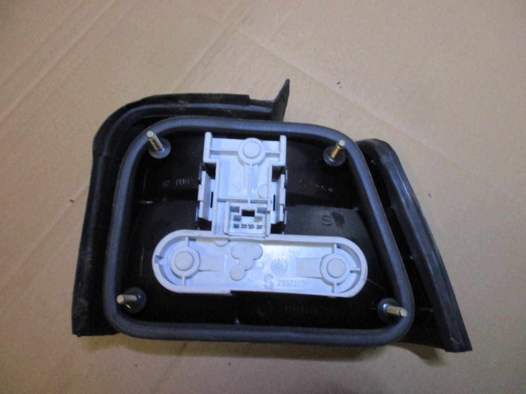 Alfa Romeo Tutti pezzi di ricambio auto: Alfa Romeo 155   Heckleuchte links – Usato da Ennetmoos venduto da Truckdiver 2