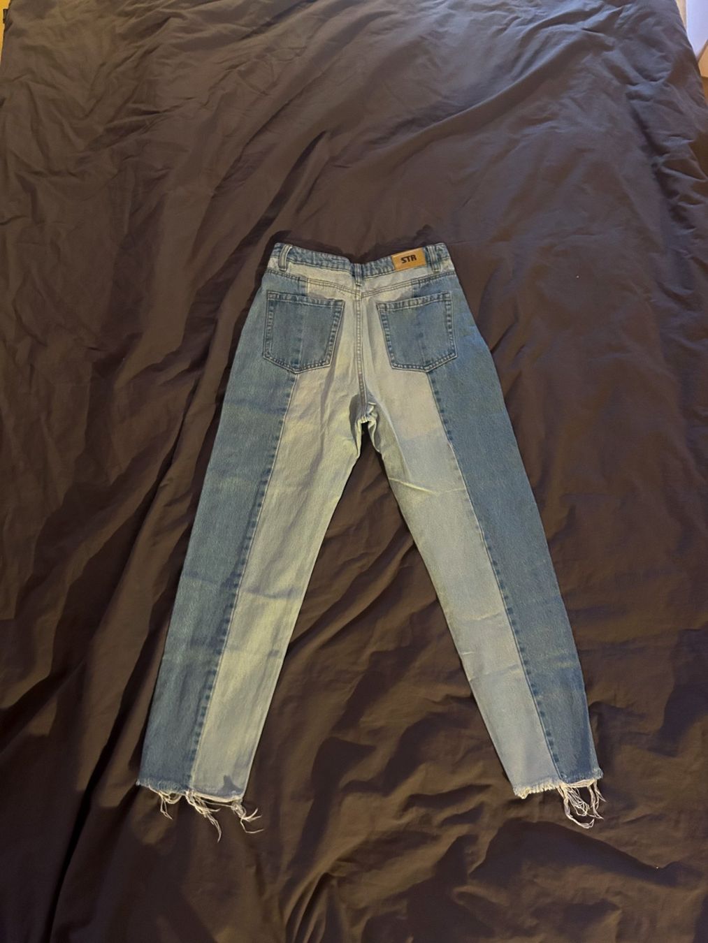 Stradivarius Jeans: Zweifarbige Jeans – D'occasion à Oberurnen par carinalobnig 1