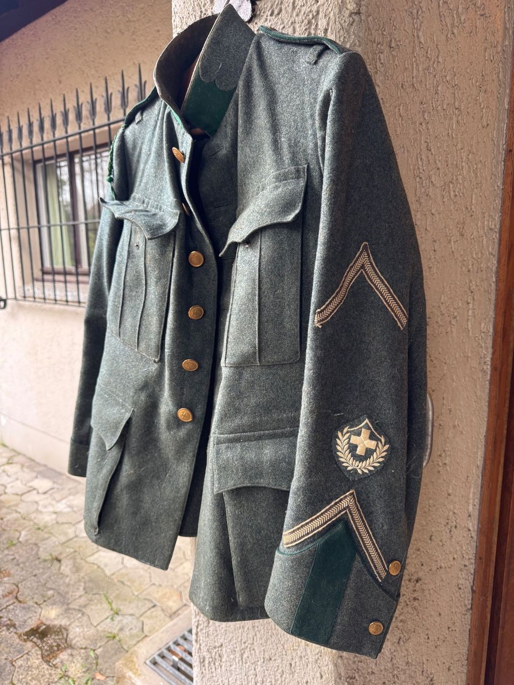 Schweizer Armee Uniformi: Waffenrock der Ordonnanz 1926/40 – Usato da Bülach venduto da Sandor