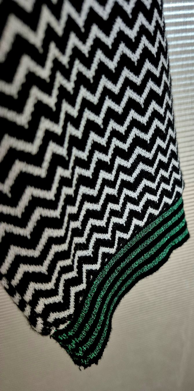 Lotti di vestiti: Street One Strickjacke und Pullover 38 Zick Zack Muster – Nuovo (secondo la descrizione) da Lengnau BE venduto da cantharis 7