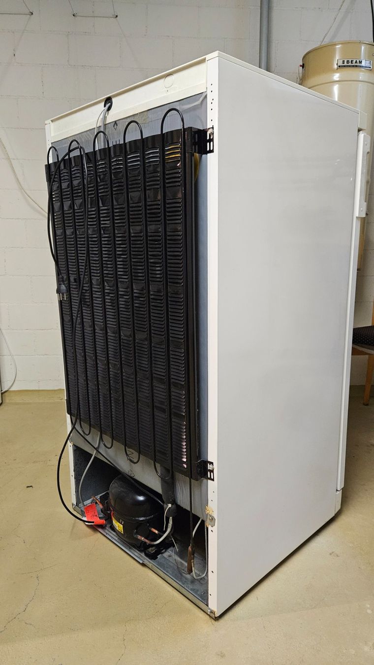 Mio Star Congelatori: Tiefgefrierschrank, MioStar, 161 Liter – Usato da Bözberg venduto da Banff1 1