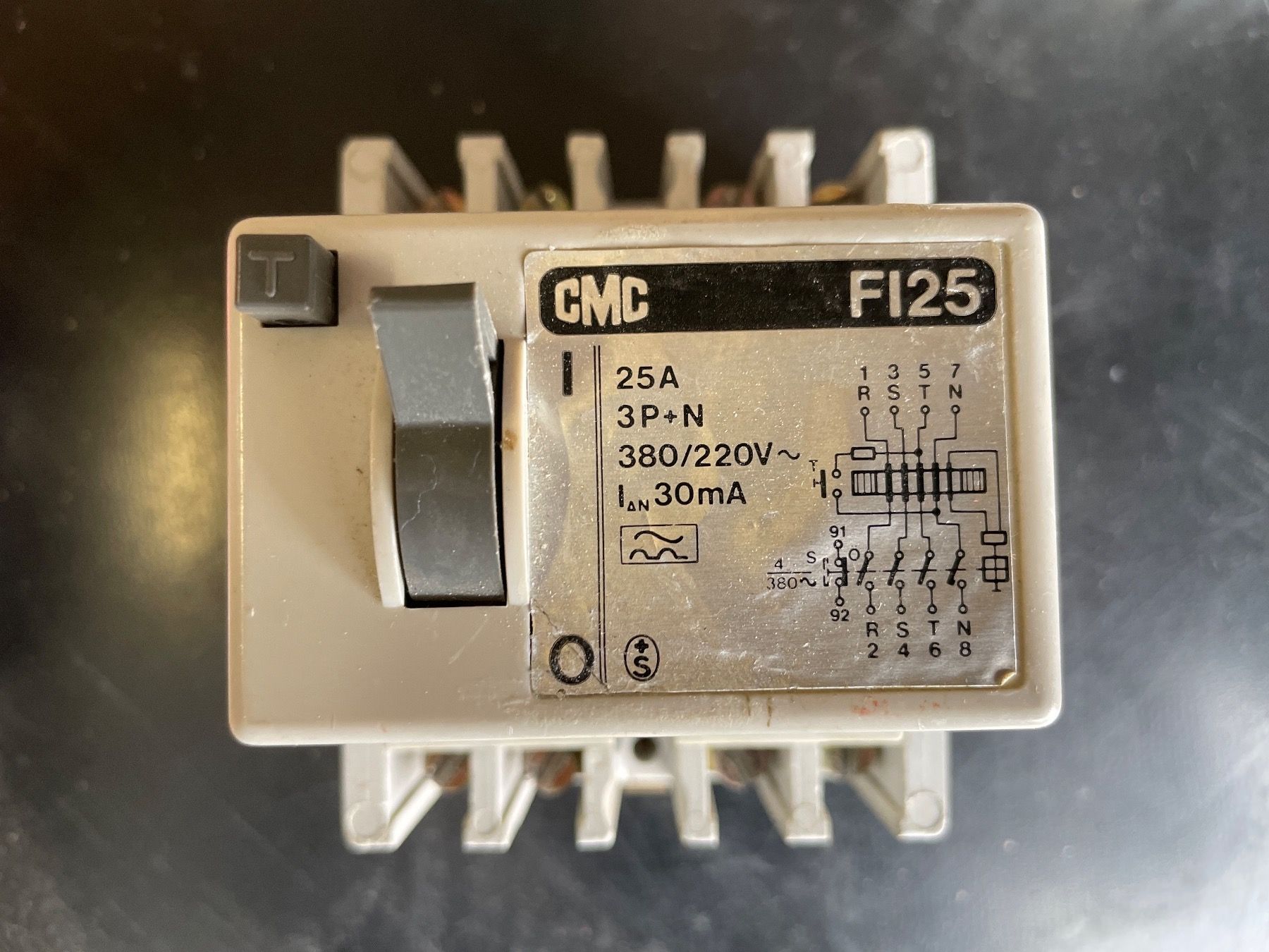 CMC FI 25A 30mA (Gebraucht) in Grossaffoltern für CHF 1 – mit Lieferung ...