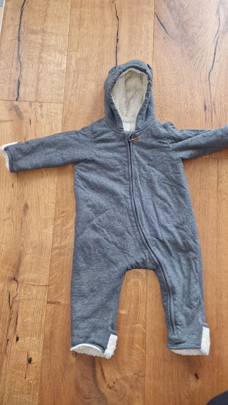 H&M Completi: Winter Overall mit Kapuze, Grösse 74 – Usato da Bottighofen venduto da Luana1234.