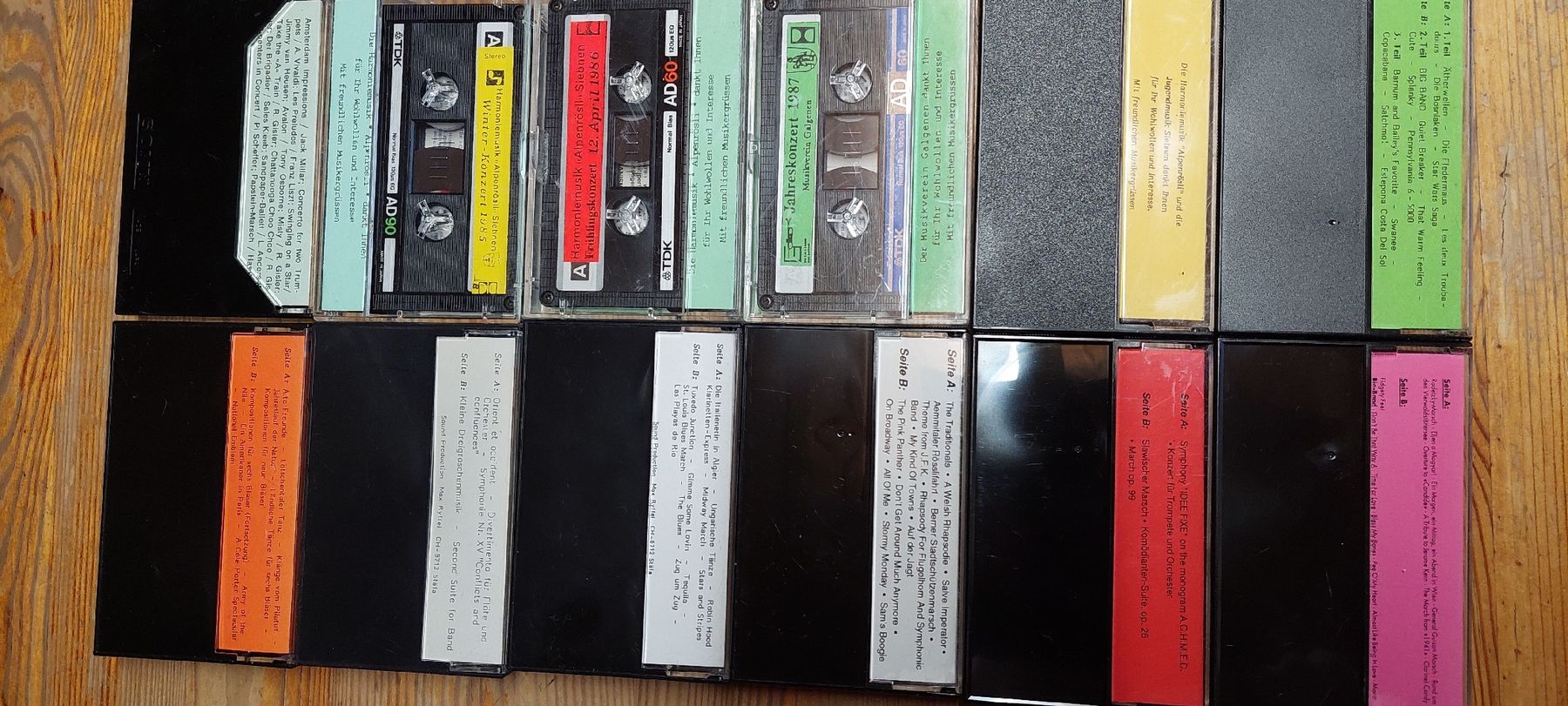 Musicassette: HARMONIEMUSIK ALPENRÖSLI KONZERTE VON 1978-1996 – Usato da Vorderthal venduto da Alpengaudi 1