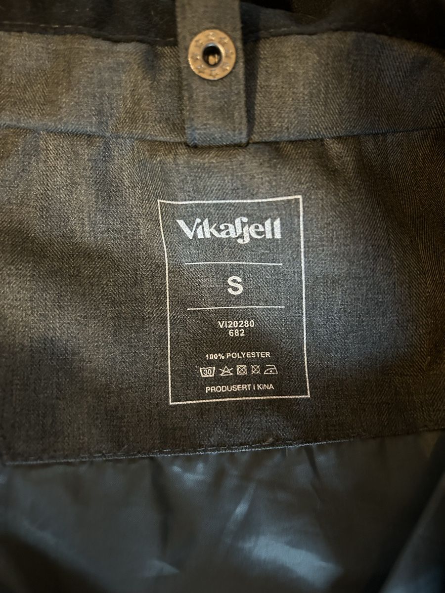 Jacken: Winterjacke Vikafjell, Gr. S, Grau – Defekt aus Aarau von Rova_13 4