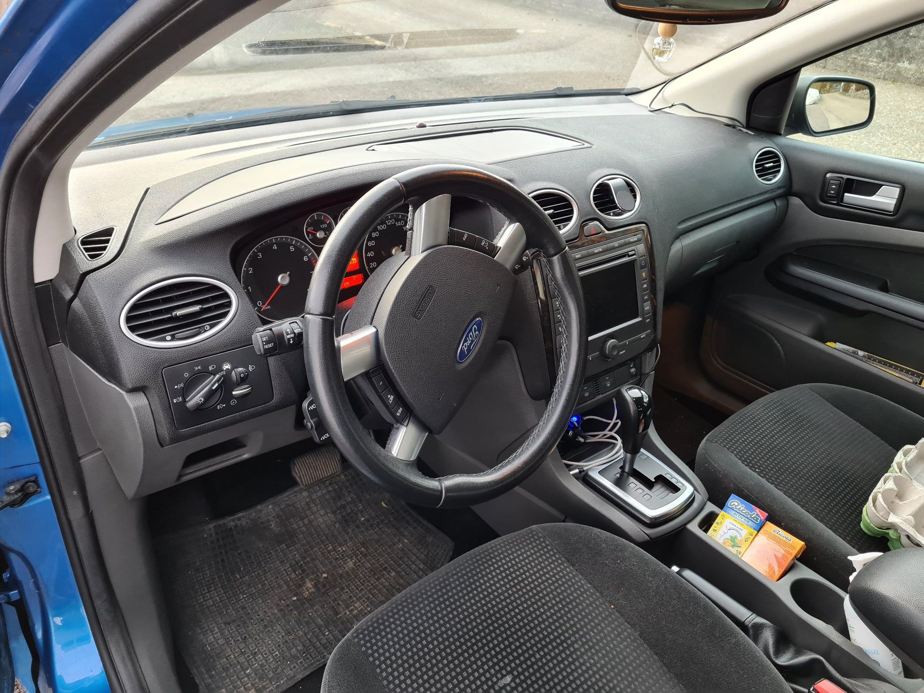 Ford Autos: Ford Focus 2.0i 16V – Défectueux à Montsevelier par Zohreh 1