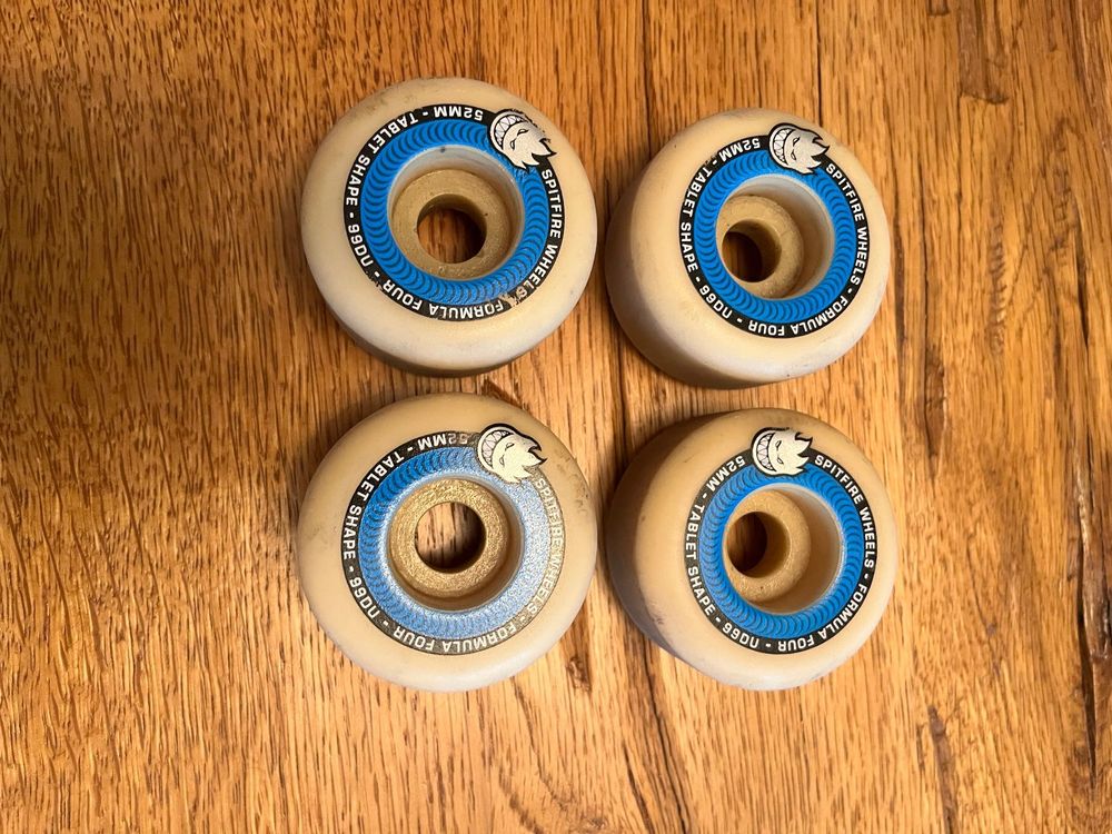 ECSiNG 8er Set Fingerboard Räder - PU CNC Mini Skateboard Kugellager 7,5x5,2mm Weiß/Schwarz