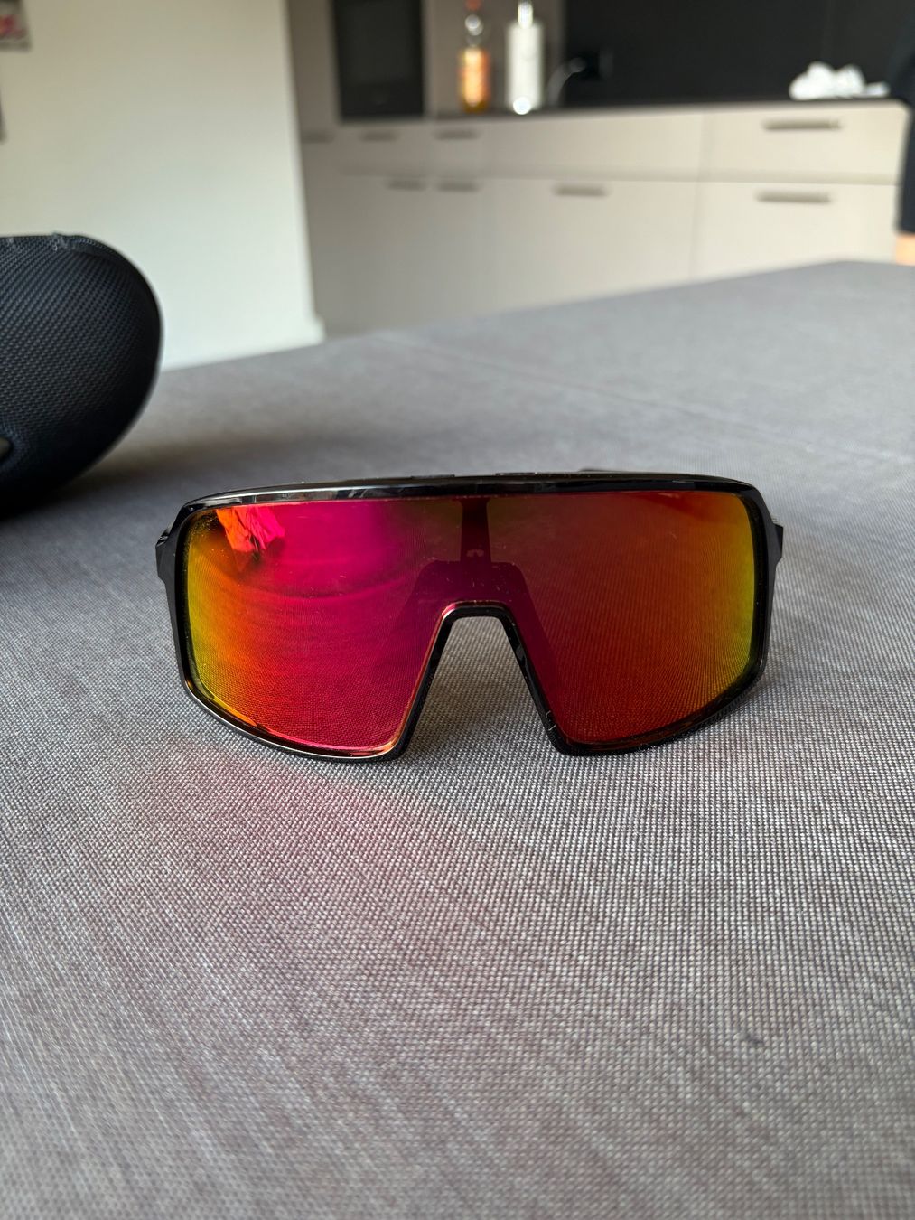 Oakley Occhiali & Lenti: Oakley Sutro S – Usato da Besenbüren venduto da tshirt