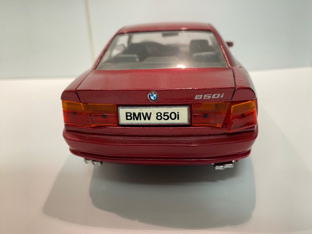 BMW 850i E31 1990 1 18 Maisto 165 Acheter sur Ricardo