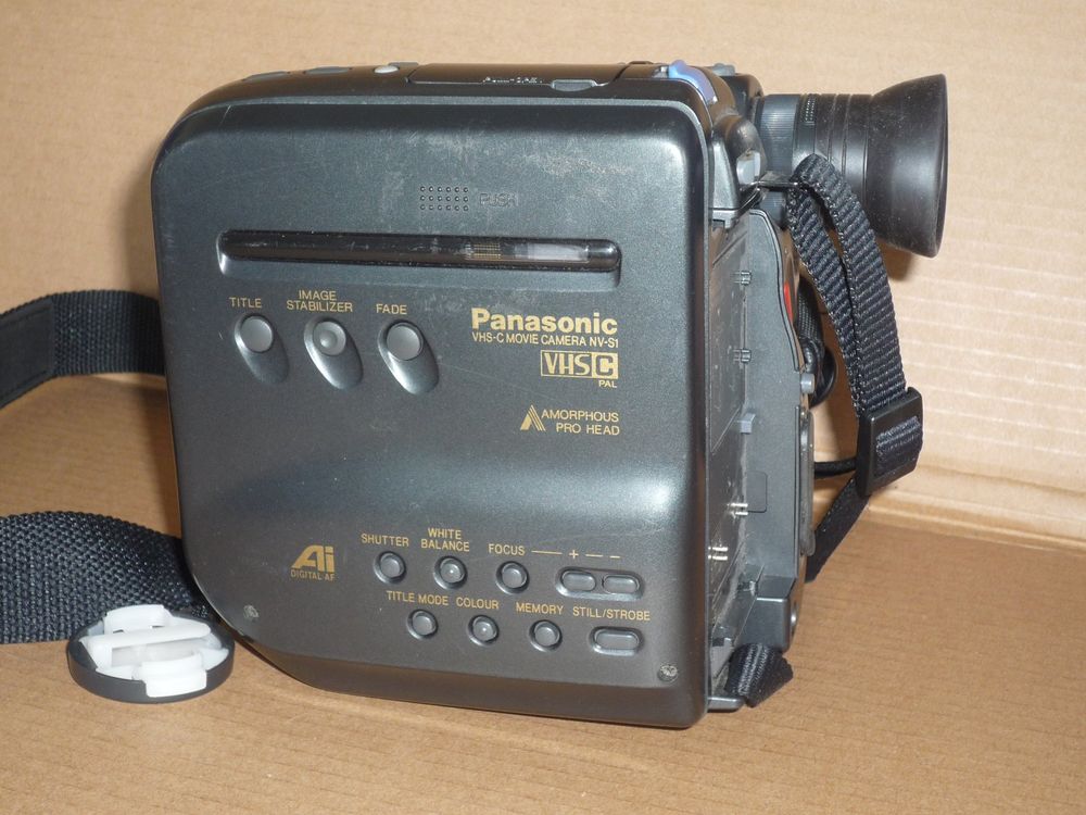 Panasonic VHS-C Movie Camera NV-S1 mit Di.Stab. OHNE AKKU | Kaufen